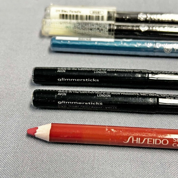 6 EYE PENCILS, 6 LIPSTICKS AND HOLT RENFREW COSMETIC BAG, YVES ROCHER, AVON, ETC - Picture 3 of 16